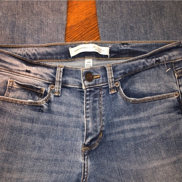 Banana Republic X Olivia Palermo Medium Wash Dark Rinse Crop Flare Leg Jeans - Picture 10 of 14